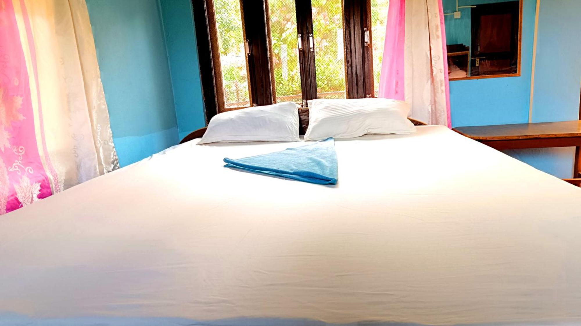 Mr. B'S Place Bardiya Ruang foto
